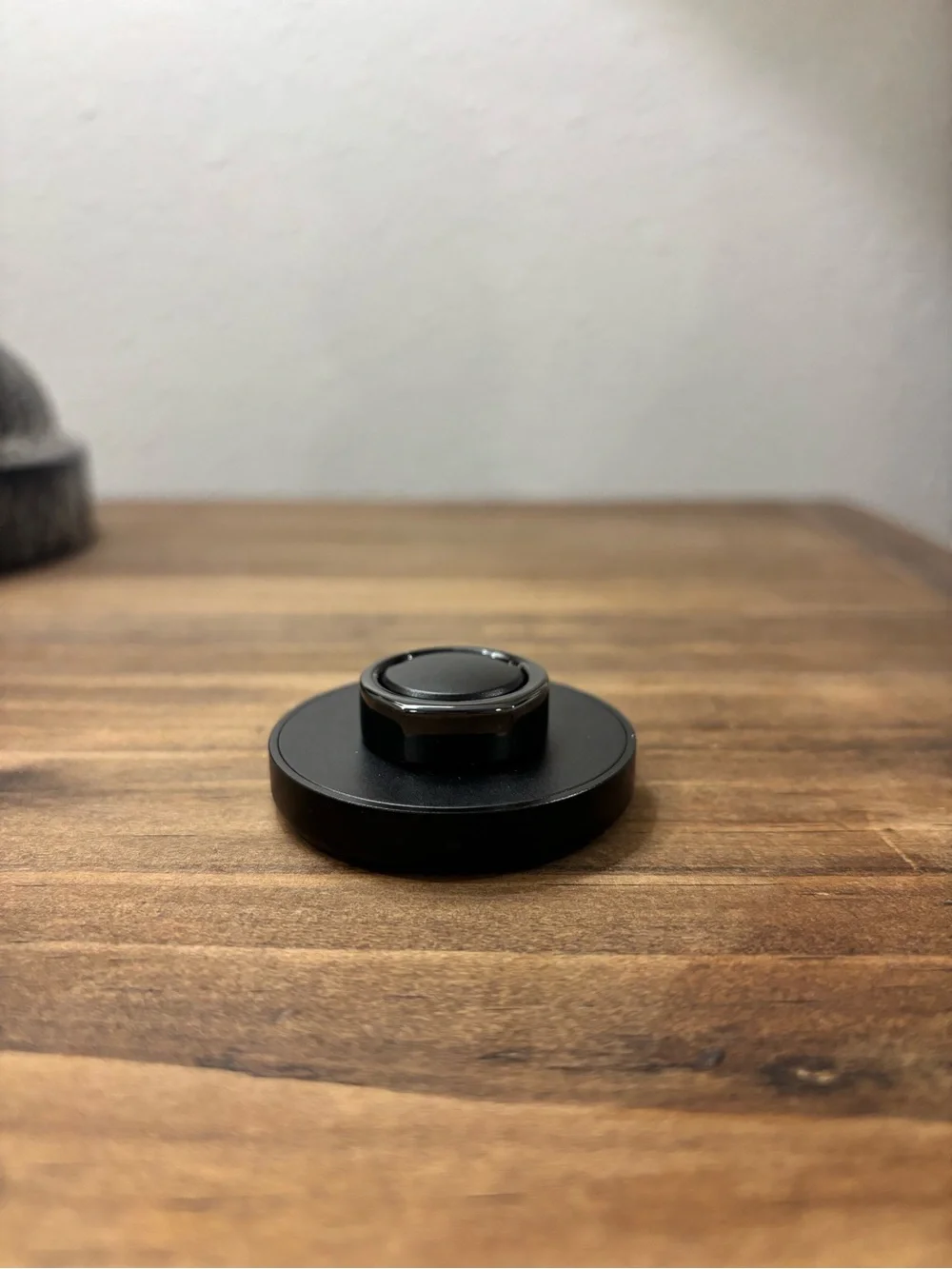 Oura Gen3 Heritage Black Ring Set - US9 - Charger with Matching Black USB Cable
